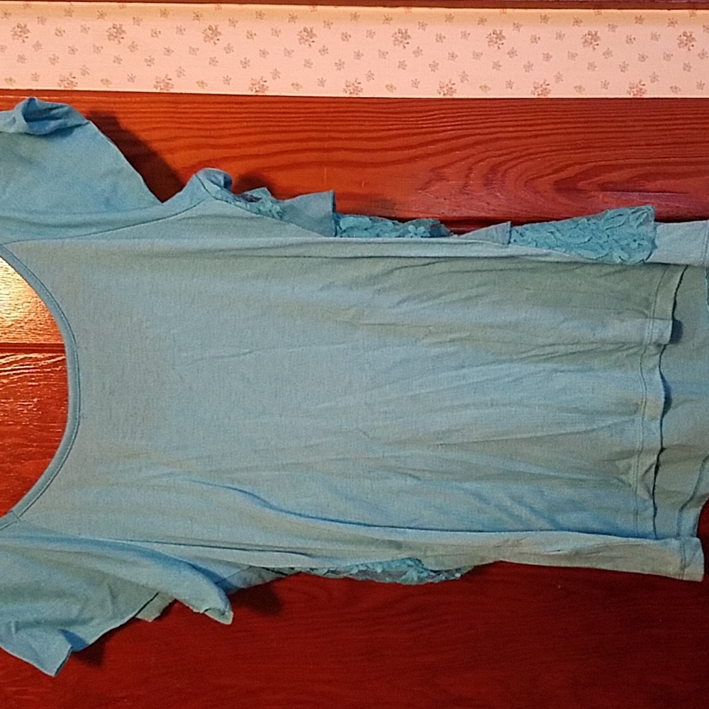 Almost Famous Women's Lace shirt Size Large - Picture 3 of 4